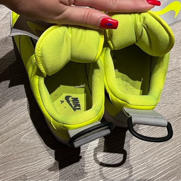 Nike Air Force 1 Utility Volt Low AF1 - Picture 3 of 9